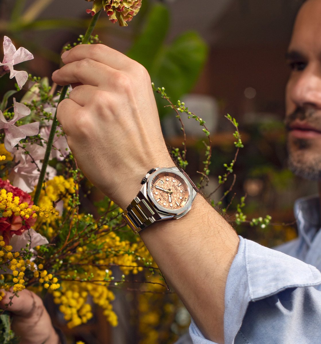 機械式時計ブランド『シリーズエイト』から、“春”をテーマに桜をイメージした「890 Mechanical」限定モデルをご紹介！…