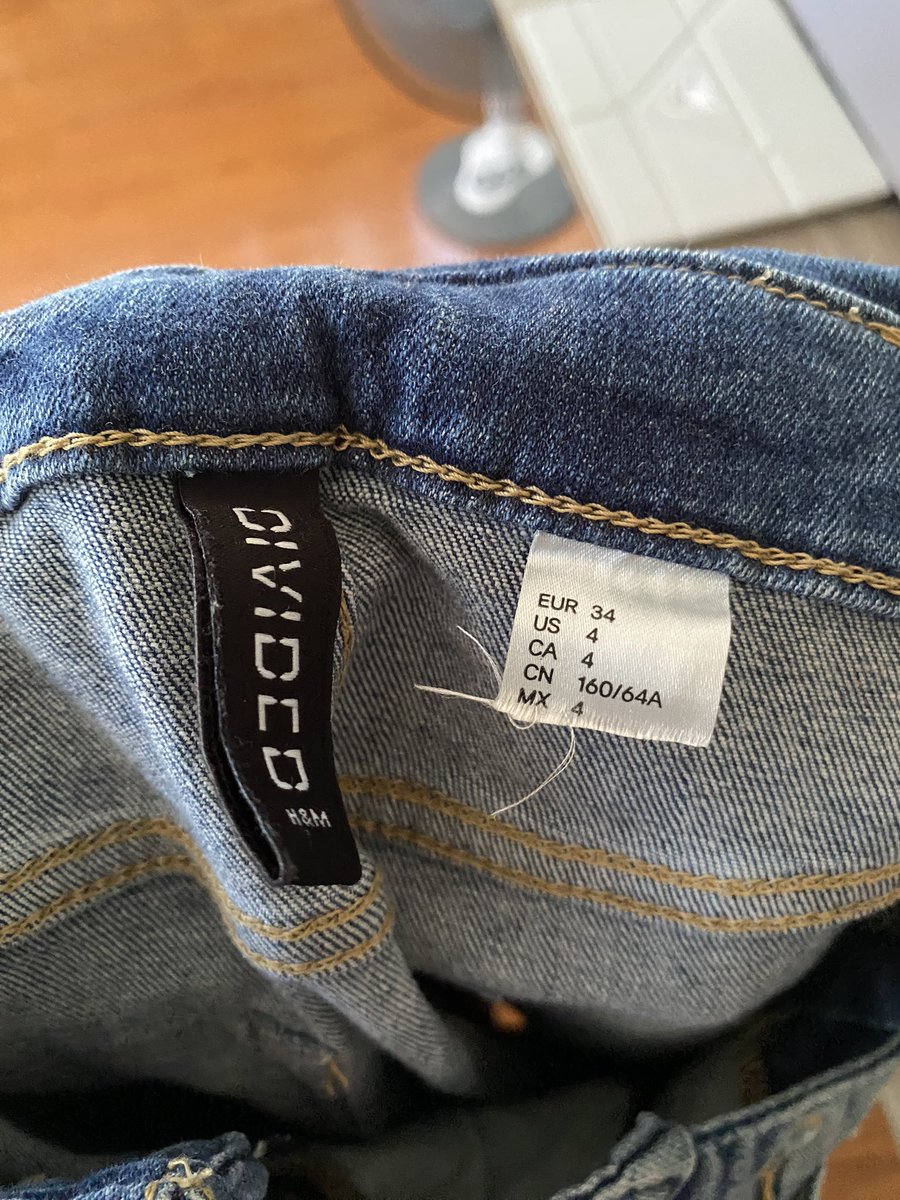 earthtocloo's tweet photo. #closells
wts/lfb.. π·
- pre loved h&m denim jumper pants
- β±100 SET ALREADY (with top)
- rush selling, payo only
comment or dm if interested!
tags wts lfb pre loved clothes h&m denim pants jumper crop top ph https://t.co/DBnlnf9LKQ