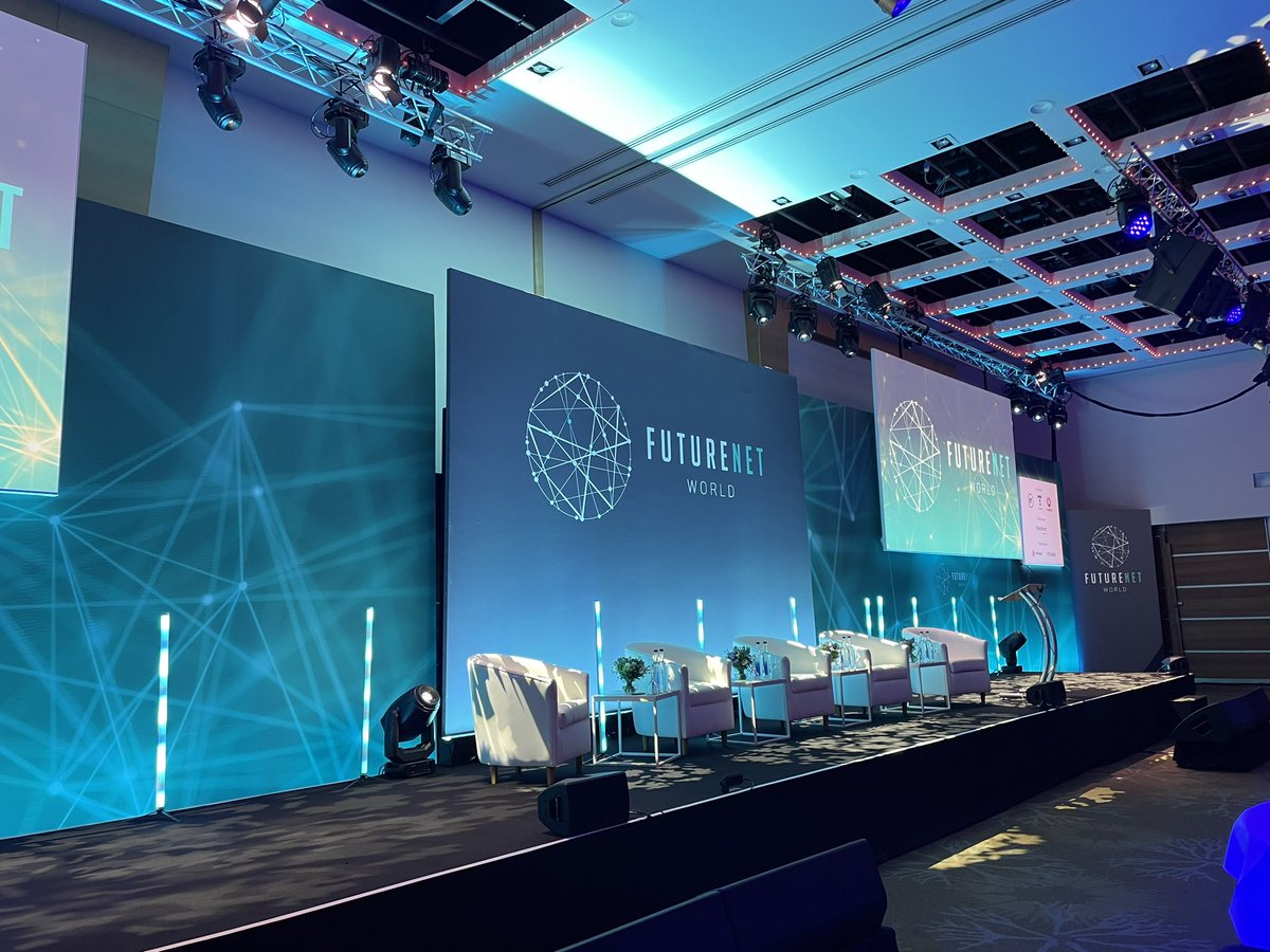 P_Ensarguet's tweet image. Let’s start two days of @FuturenetW #FutureEy World her in London🚀 I’ve got a amazing peers round table breakfast about #softwarization #challenges in #Telco 😉