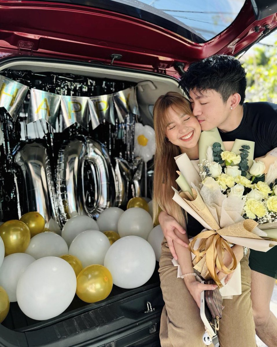 km_ashy's tweet photo. HAPPY 10M ON TIKTOK 🥳🧡 https://t.co/Od5zXzCjWa