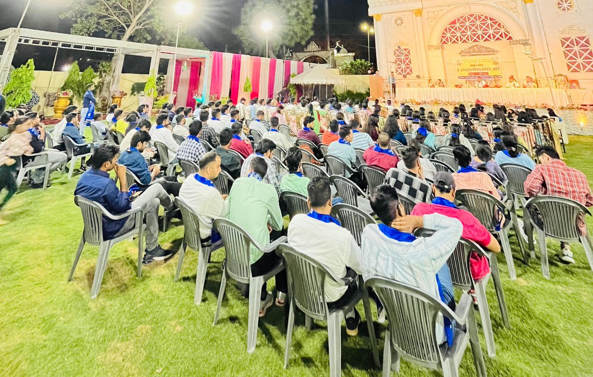 #AIIMS_JODHPUR के साथियों द्वारा 14 अप्रिल 2024 को बाबा साहेब डॉ बी आर अंबेडकर जी की 133 वी जन्म जयंती बड़े ही धूम धाम से मनायी गयी। 
<a href="/aajtak/">AajTak</a> <a href="/TheNewsBeak/">The News Beak</a>
<a href="/The_Mooknayak/">The Mooknayak</a> <a href="/ajakrajasthan1/">Ajak Rajasthan</a> <a href="/bhanwarmegh/">Bhanwar Meghwanshi</a> <a href="/AdvRajendraPal/">(समण) Rajendra Pal Gautam</a> <a href="/8PMnoCM/">राजस्थानी ट्वीट</a> <a href="/DrAMWSR/">Dr. Ambedkar Memorial Welfare Society Rajasthan</a> <a href="/DalitTime/">Dalit Times | दलित टाइम्स</a> <a href="/ambedkariteIND/">The Dalit Voice</a> <a href="/DalitDastak/">Dalit Dastak | दलित दस्तक</a>