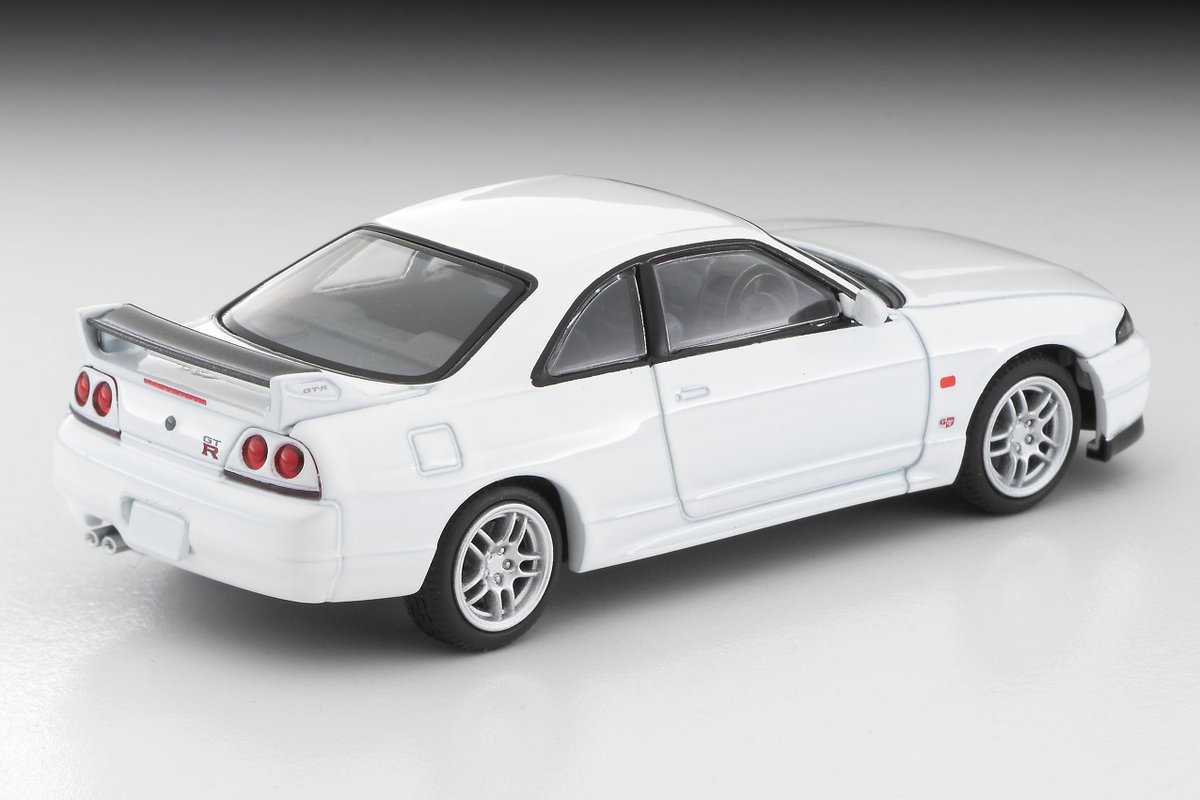 tomica_TLV's tweet photo. LV-N308c 日産 スカイライン GT-R V-spec N1（白）95年式
N1レース出場ベース車として設定されたグレードV-spec N1を再現！
1/64スケールで2024年9月発売予定です！
https://t.co/f2ZMll8DmA
 #トミカリミテッドヴィンテージ https://t.co/Q3iMifH8mJ