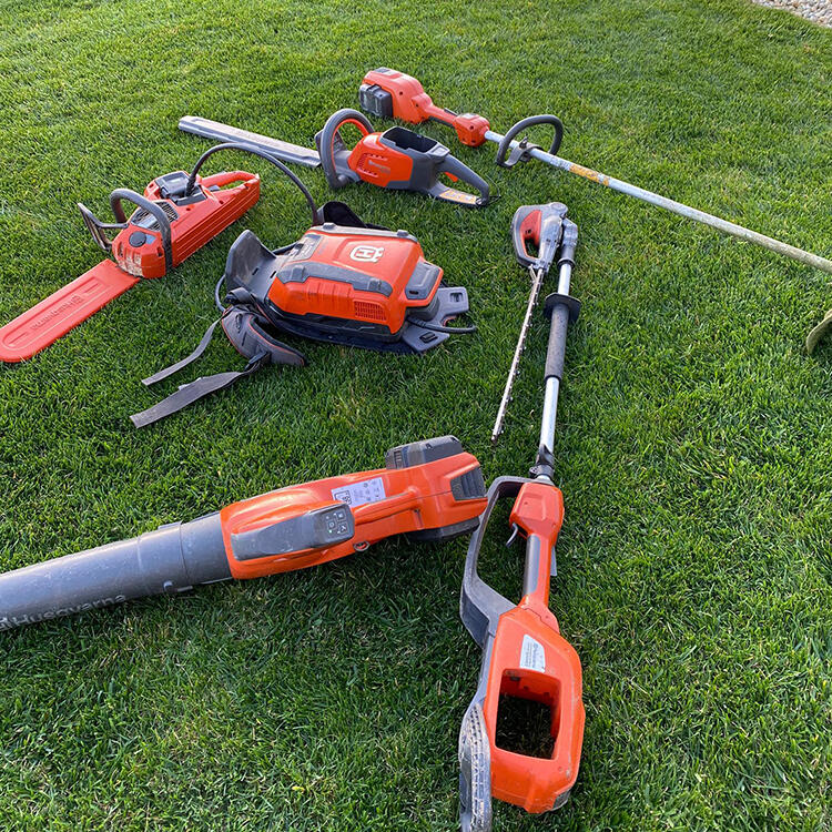 SeddonsPlant's tweet image. Battery or Petrol? 😕

For more information on Husqvarna UK’s range of petrol and battery products, get in touch with your local branch today : zurl.co/fu4E 👈

#HusqvarnaUK #LearnandDiscover #Battery #Petrol #HusqvarnaBattery #HusqvarnaPetrol