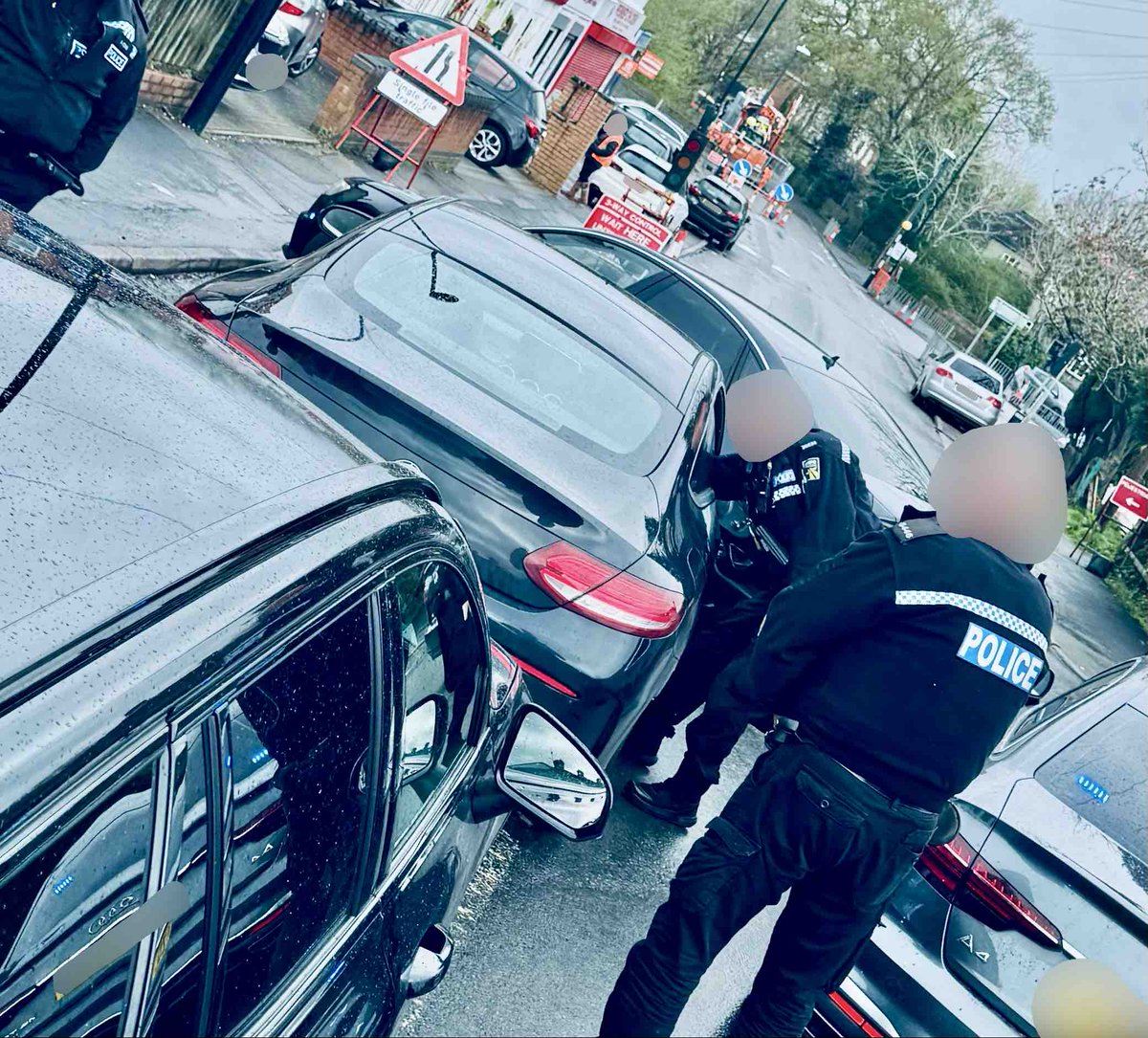 #RoadCrimeTeam officers stopped this Mercedes in Coventry which was linked to a male wanted for drugs supply. The car was stopped safely using tactics to avoid a pursuit and the male was arrested for multiple offences. @coventrypolice