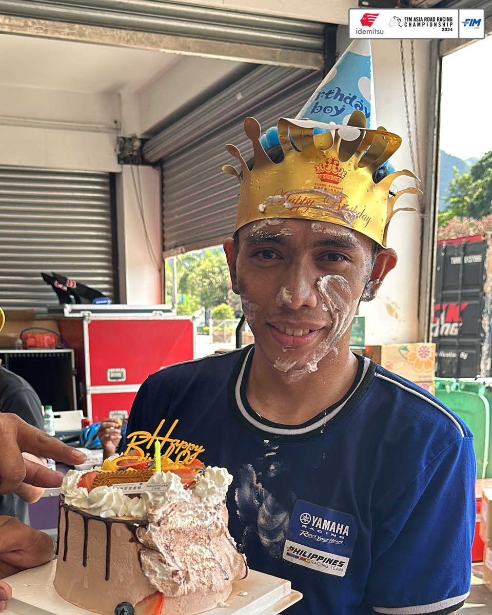 Birthday boy in the paddock!! Happy birthday, April King Mascardo 🎉 

April birthday in April 🙈

#ARRC #AsiaPower #FIMAsia