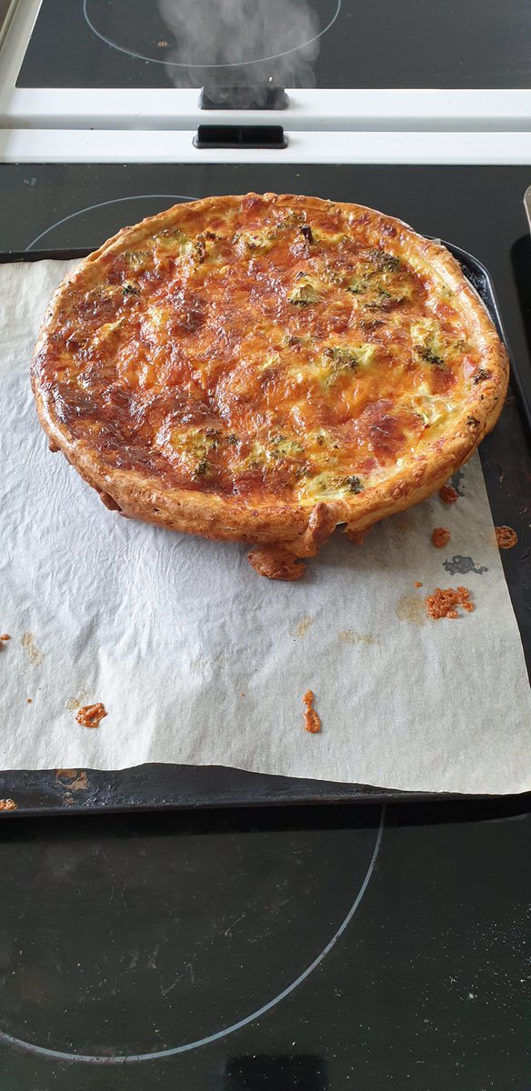 Open_Sight's tweet image. #OpenSight’s CYP Lead Sarah, joined @guidedogs at @ToynbeeSchool with 10 VI children cooking a scrumptious quiche &amp;amp; cookies. 🤤🍪 
 The #VisuallyImpaired #Children enjoyed learning practical cooking skills &amp;amp; eating the end products at the end!
   #School #Baking  #Eastleigh