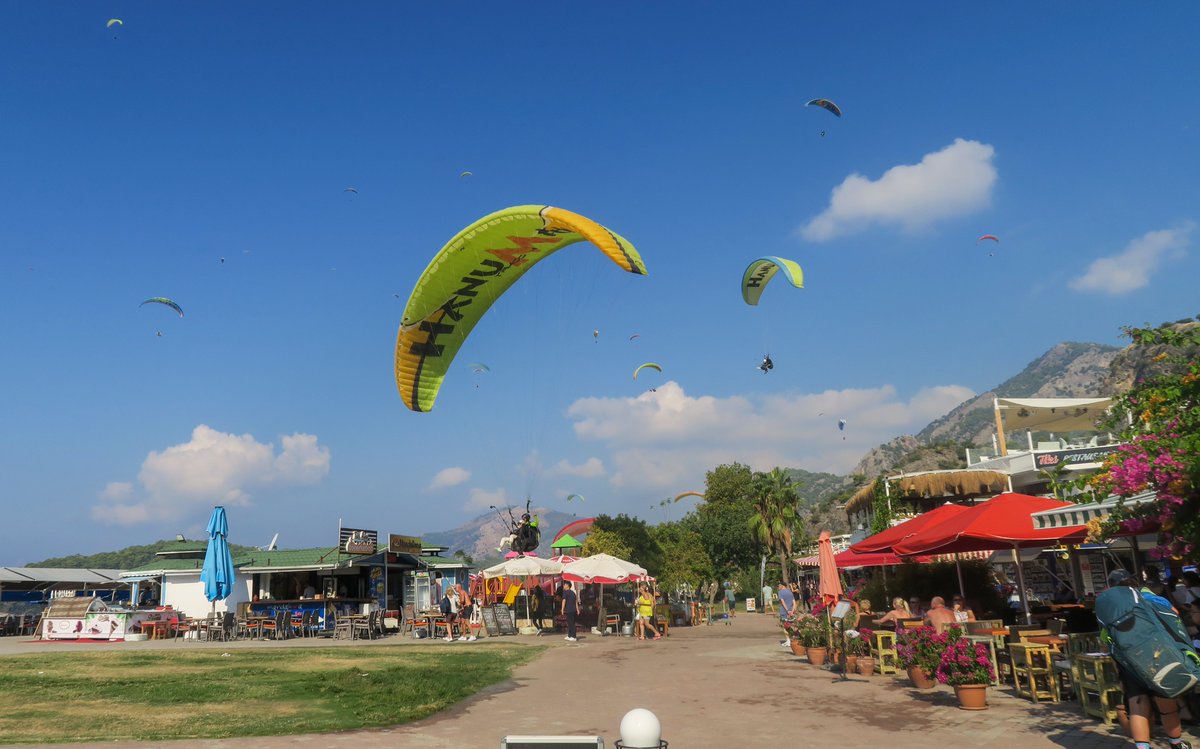 @DailyPicTheme2 Paragliding is a very popular activity in Oludeniz, Turkey

#Adventurous #DailyPictureTheme
