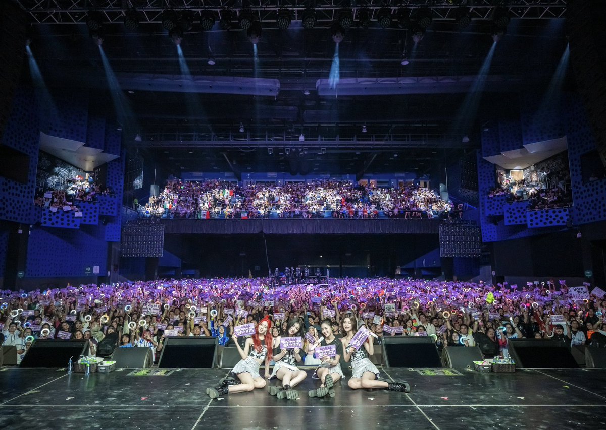 ITZYofficial's tweet photo. ITZY 2ND WORLD TOUR <BORN TO BE> in #MEXICOCITY

Vamos Mexico!! Muchas gracias por una noche increíble❤

#ITZY #MIDZY @ITZYofficial
#ITZY_BORNTOBE 
#ITZY_WORLD_TOUR https://t.co/rusz7v3O3g