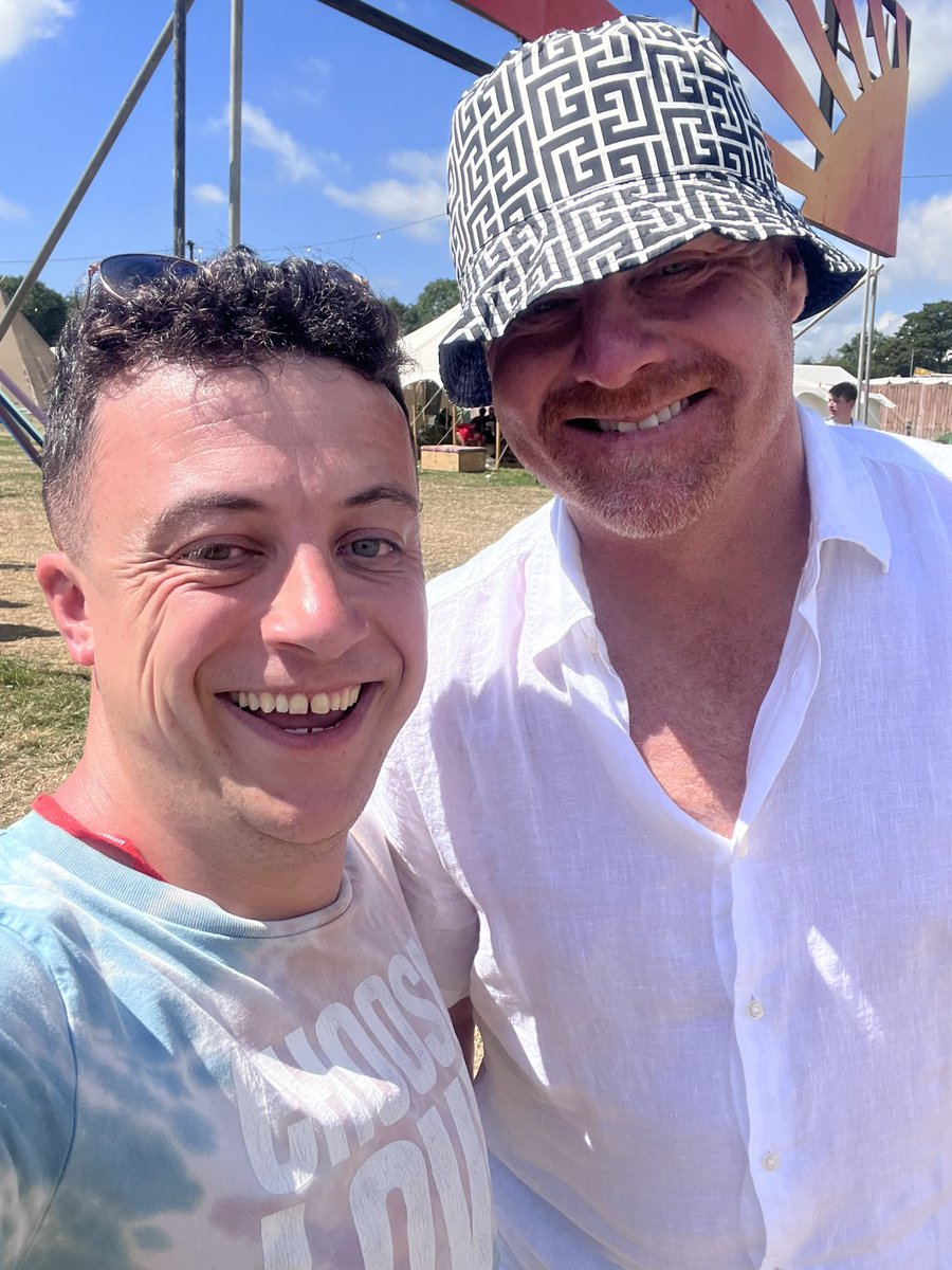 F0reverEvert0n's tweet photo. I remember in the summer Dyche being at Glastonbury and people thinking it was mega. 

At that point he was a few months into the biggest job of his career and survived relegation by the skin of his teeth.

I might be wrong but if it were me I’d be chained to the desk until Everton and relegation battles weren’t a thing anymore. Fella acts like he’s made it.