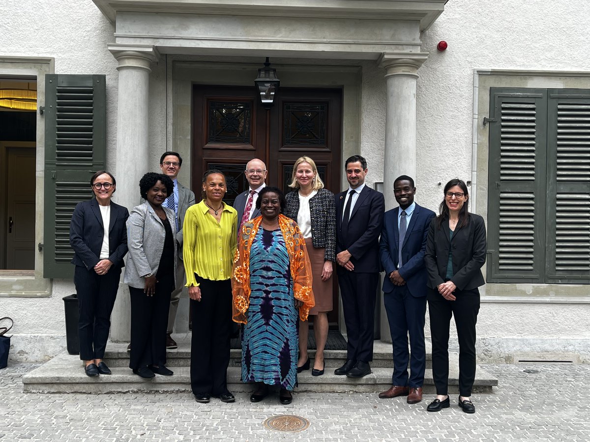 🇨🇭 is a committed partner and core donor of @UNFPA. In yesterday’s annual consultation meeting in Geneva, UNFPA Executive Director Dr. Natalia Kanem & SDC DG Patricia Danzi discussed the importance of #SRHR, the UNDS reform, #oversight, and sustainable funding. #ICPD30