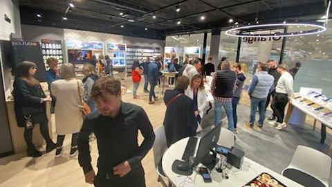 🎞Retour en images sur l’inauguration 🎉de notre nouveau magasin @Orange de @VilleDePornic. Merci à tous nos clients fidèles et Pro d'être venus et @OrangePro pour la #cybersécurité sans oublier notre partenaire #shokzfrance !