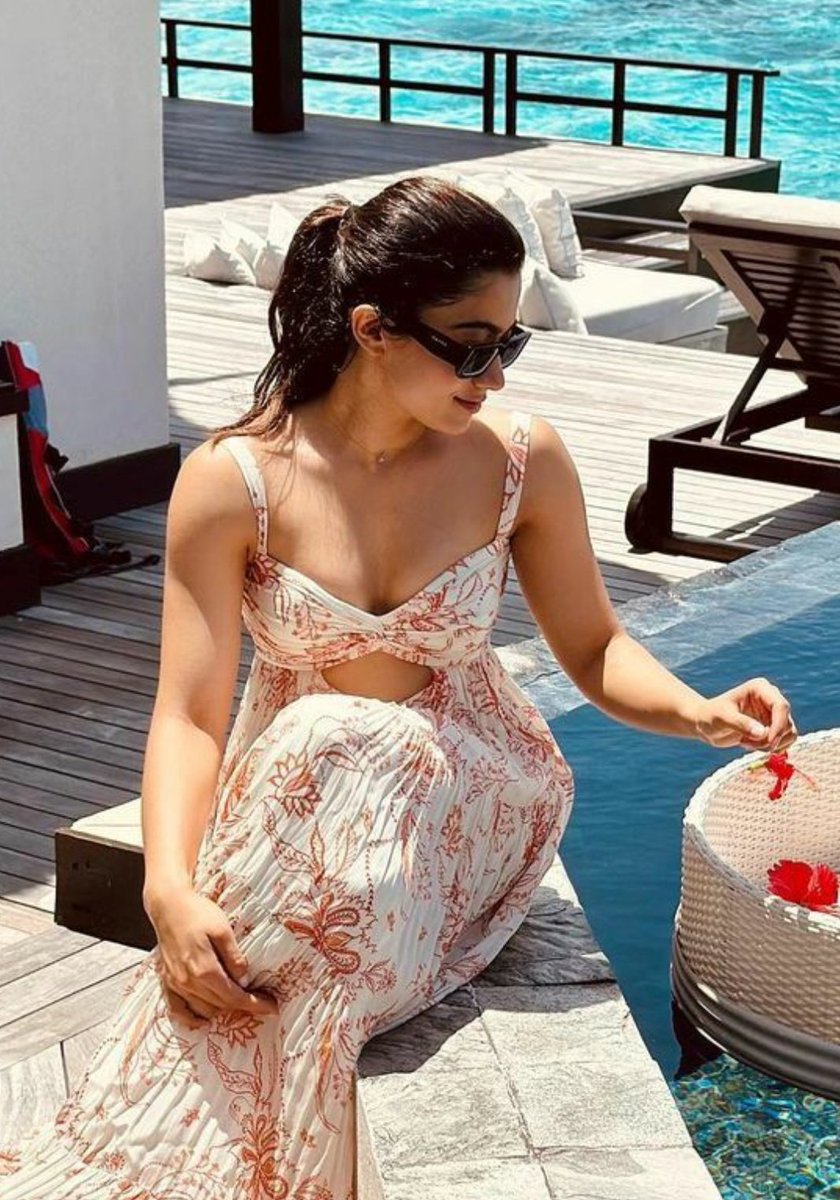 Vacay mode! @iamRashmika 🔥