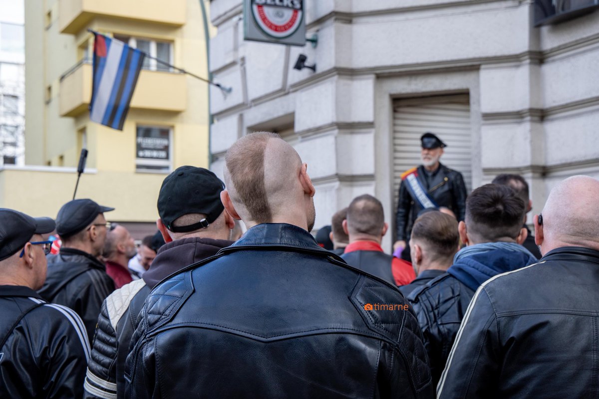 MasterTopXXL1's tweet photo. Me at the FETISH WALK on eastern in Berlin @newaction, thanks @steelcollar.berlin photo @timarne_photography #blf #easterberlin #spanishlfc #slfc #iml #internationalmisterleather #fetishwalk #StandUpForOurRights #fetsihberlin #gayberlin #fetishfestival https://t.co/0z1QMmY6tk