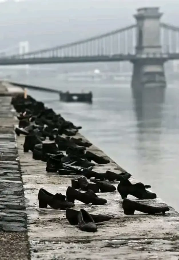 16th April is the Memorial Day of the Hungarian Victims of the Holocaust. The Shoes on the Danube Bank Memorial honours the victims of the Hungarian fascist Arrow Cross Party's militia. The victims were ordered to remove their shoes, before being shot at the edge of the River.