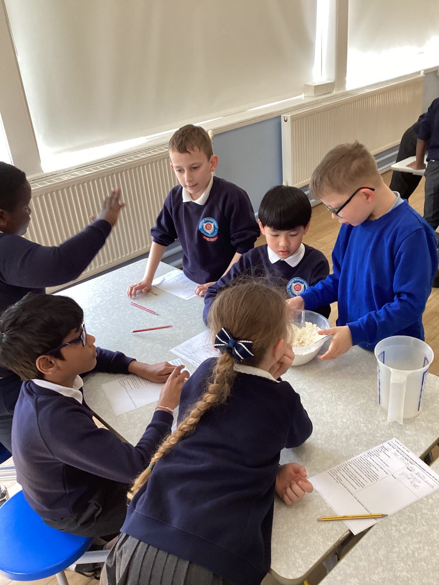 We have learnt how to make pizza dough this morning using a technique called kneading. The children had a wonderful time! <a href="/paganelschool/">Paganel Primary</a>