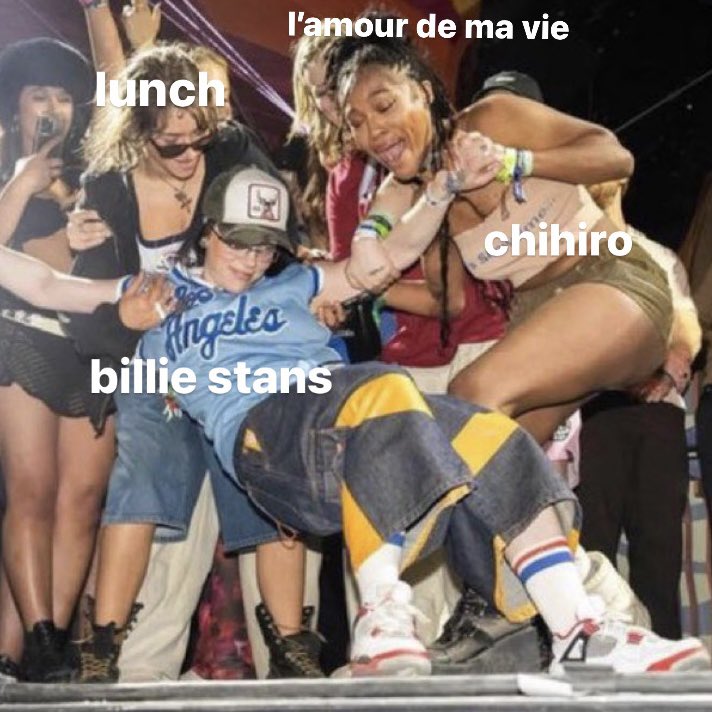 maceytocin's tweet photo. the impact of billie’s surprise coachella set https://t.co/qztlVHObBI