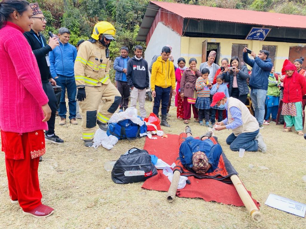 Landslides are a major hazard in Nepal. @USAID #TayarNepal developed and activated a Landslide Early Warning System using data modeling in two disaster-prone municipalities in and held a landslide simulation training in Bhimeshwor to boost readiness. #DRR @IHRRNepal @DAIGlobal