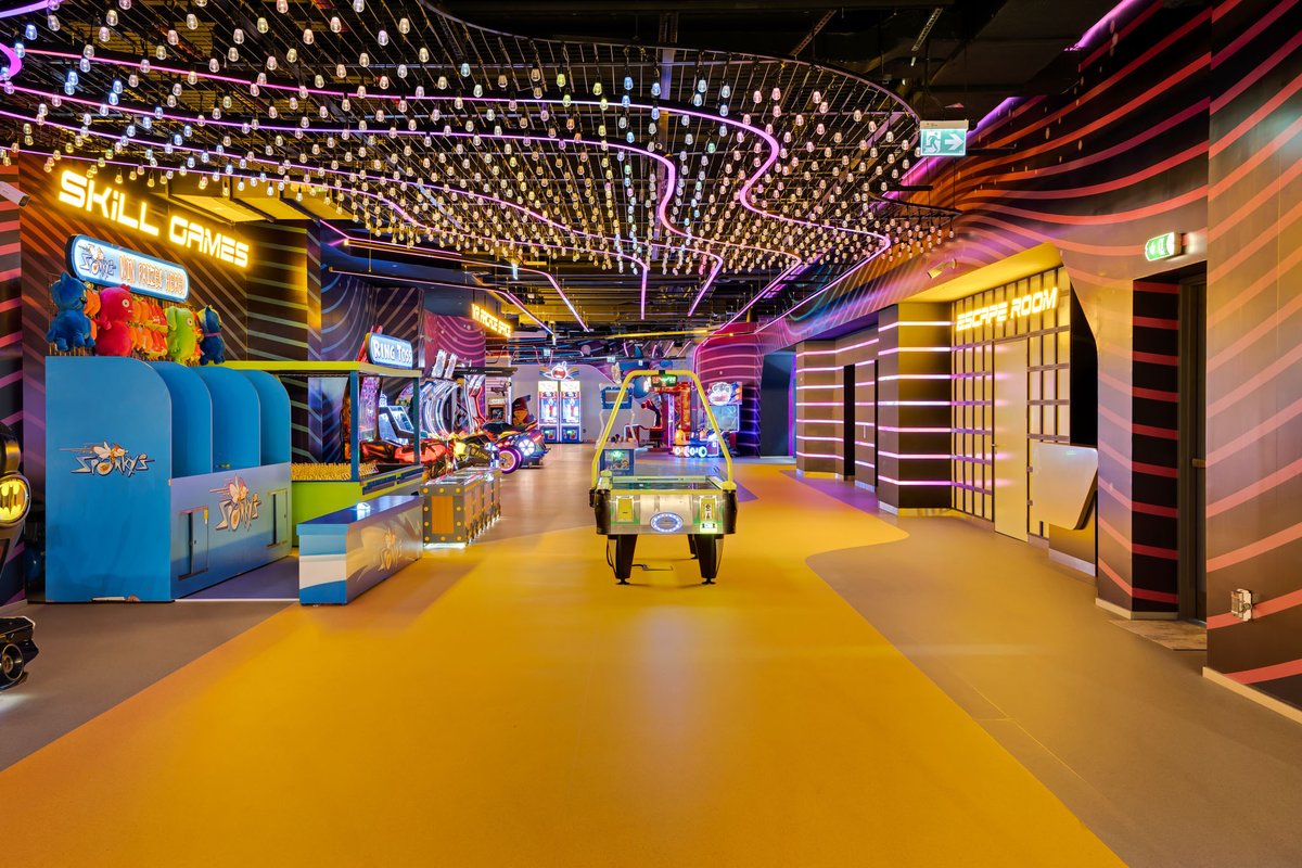 HavelockOne's tweet photo. Check out @Sparkys_UAE at The Galleria Al Maryah Island! We're proud to have delivered the interior fit out of this 17,610 sq. ft. entertainment hotspot from the ground up, handling everything from walls to lighting and AV systems.
#fitoutinteriors #turnkeyfitout #entertainment https://t.co/bW4k9vZcwF