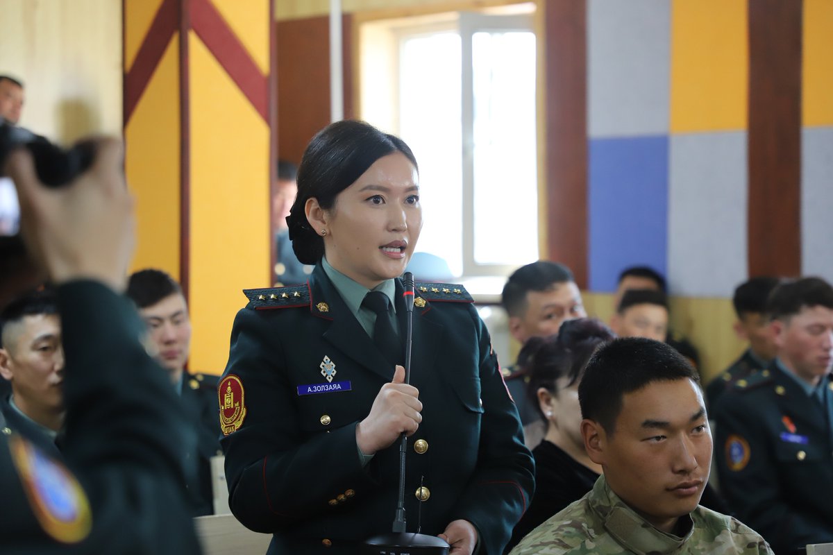 internal_troops's tweet photo. МОНГОЛ УЛСЫН АНХНЫ ЭМЭГТЭЙ ГЕНЕРАЛ Г.БОЛОР ДОТООДЫН ЦЭРГИЙН БАЙГУУЛЛАГЫН ҮЙЛ АЖИЛЛАГААТАЙ ТАНИЛЦЛАА https://t.co/zlQ8coPavh