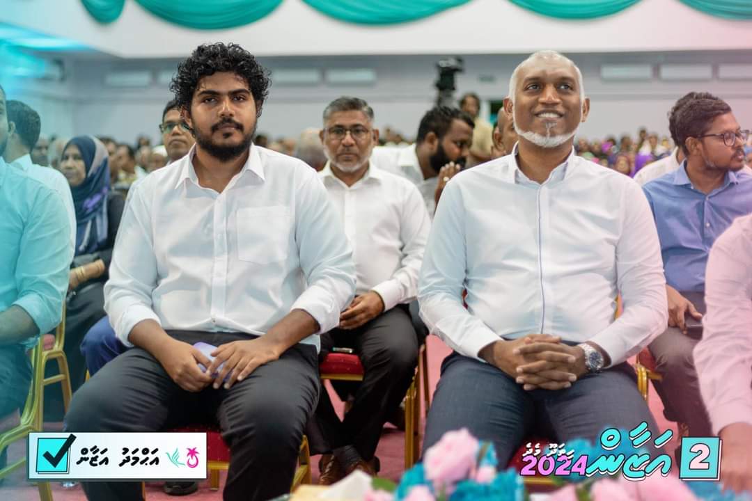 ahu3132's tweet photo. Rayyithun edhey tharaggy hoadhai dhieyne meehakaa mifahara hovau! https://t.co/2afu3mgZSF