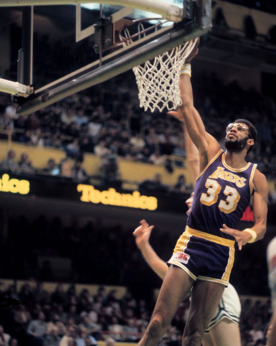 1947-born OTD is the all time great @NBA center, Kareem Abdul Jabbar in the Inwood Section of Manhattan, NYC. I was born in that neighborhood where Kareem was a legend. Power Memorial High, @UCLA, @Buck,@LALakers_KB_24. Everywhere he played, he was a champion. Happy 77🎂🎉🥳👏🏻