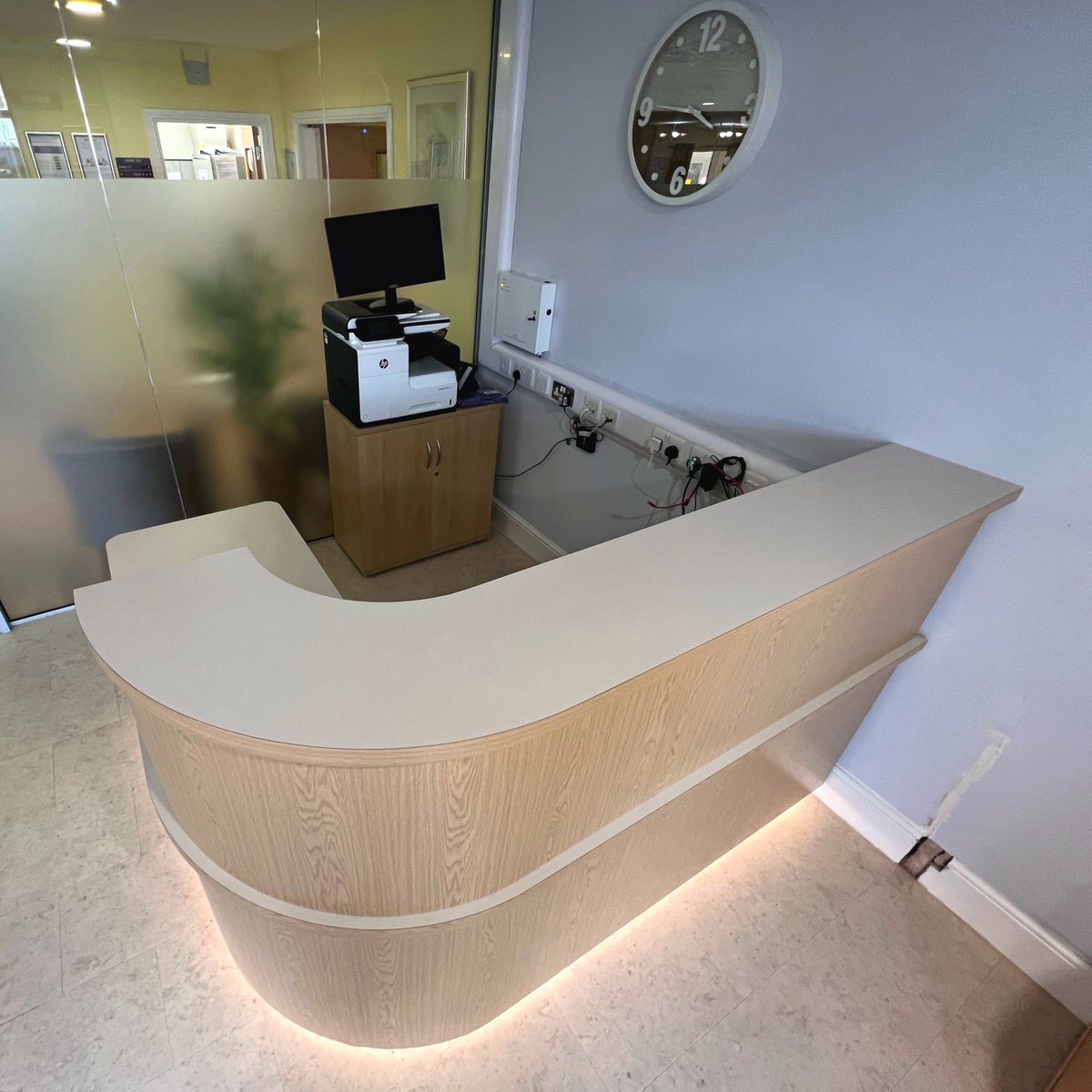 Shoutout to Stokes Carpentry &amp; Property who built this stunning reception desk with materials supplied by our #Kettering branch! 👏

#carpentry #ketteringtrade #buildingmaterials #timber #carpentersuk #carpetingkettering