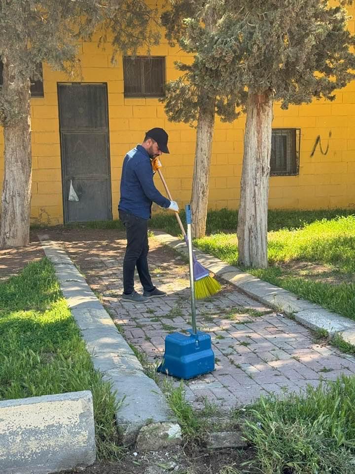 İlçemizin en eski mahallesi olan Hürriyet Mahallemizde kapsamlı temizliğe belediye olarak başladık. Müsterih olun, temizlik seferberliği başlattık kadim ilçemize. Hasret Bitti…❤️ @Akparti @akcakalebld