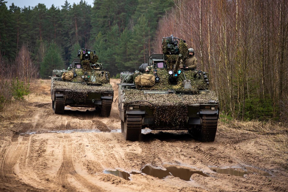 🇳🇴#Norway: CV9030N (Mk.3b) IFVs of Brigade Nord during deployment to NATO eFP BG in 🇱🇹#Lithuania.

In 2012, a contract was signed to upgrade the Norwegian CV9030N Mk.1 fleet to Mk.3b standard, during which ballistic protection was increased and steel tracks were replaced with…