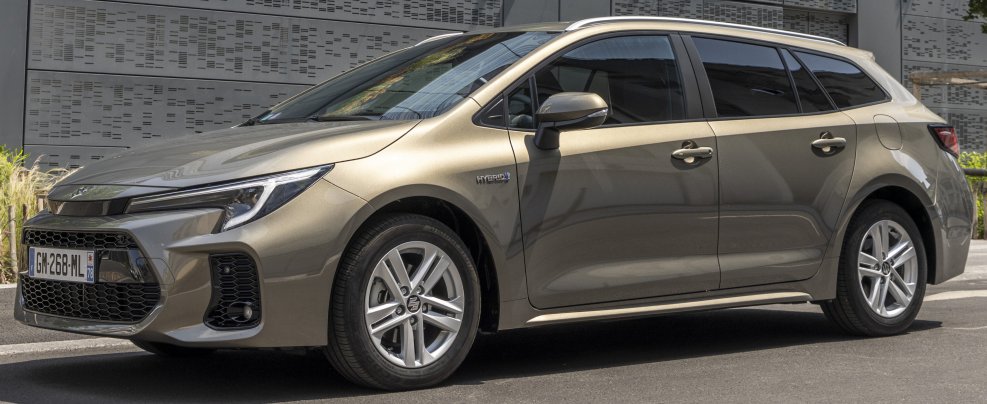 UltimativCars's tweet photo. That's really ironic!

Just got a #facelift-info for the #Suzuki #ACross &amp; #Swace; the irony: I never realized, that these cars were on the market, though they're EU-wide available.

And the best on this weird story is?
Their facelifts are e/th but recognizable.

So: #WhoCares? https://t.co/kQnjEgCfiz