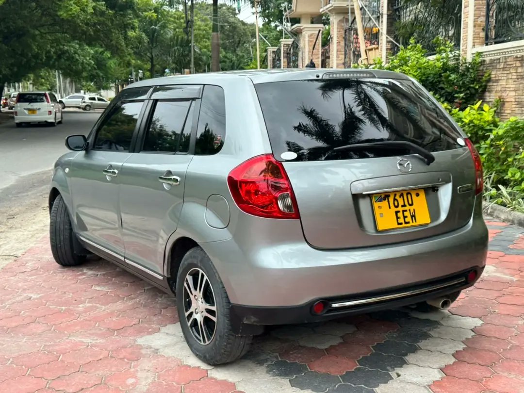 Kindly Retweet 🙏 *MAZDA VERISA (EEW)* Clean Seats 💺 2010 model 1300 cc Very SMART ✅️ Petrol Fuel ⛽️ Full Ac Full Documents Gari Mpyaa 100% Bei 13.8 mil Kama Unauza Gari Lako Nitumie #Darcity_magari #0625 004 475