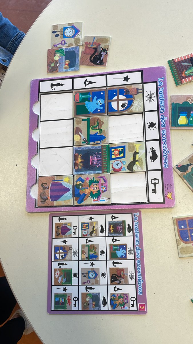 EcOrvalmat's tweet photo. Nous avons continué à faire les puzzles de la maison des sorcières. On regardait les codes pour placer les pièces dans le tableau à double entrée. https://t.co/Tts7mjBYFS