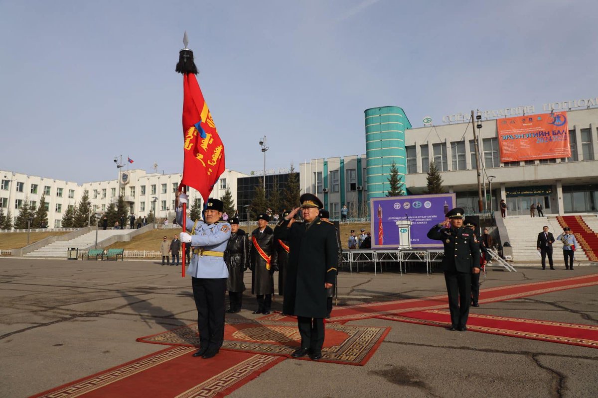 internal_troops's tweet photo. ДОТООДЫН ЦЭРГИЙН 816 ДУГААР АНГИЙН БАЙЛДААНЫ ТУГИЙГ ГАРДУУЛЖ ӨГӨХ ЁСЛОЛЫН АЖИЛЛАГАА БОЛЛОО https://t.co/2vctdEGfTq