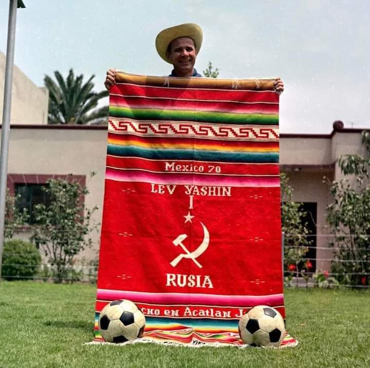 The beautiful game⚽️ #LevYashin #RedFlag #SovietUnion #Mexico1970 🇲🇽