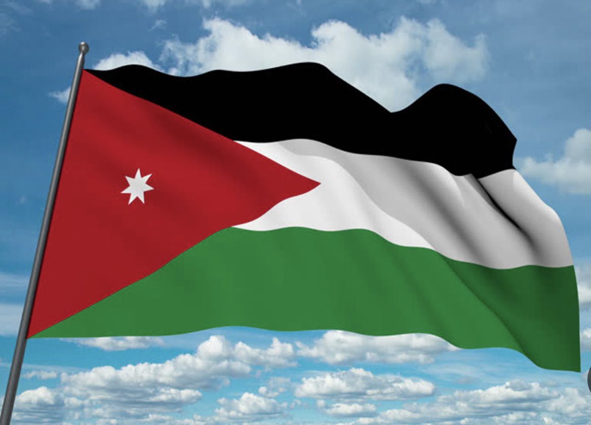 اللهم احفظ هذا البلد و اجعله آمناً
أدِّم علم بلادي رفرافاً مرفوعاً دائماً
#يوم_العلم 
#الاردن_خط_احمر