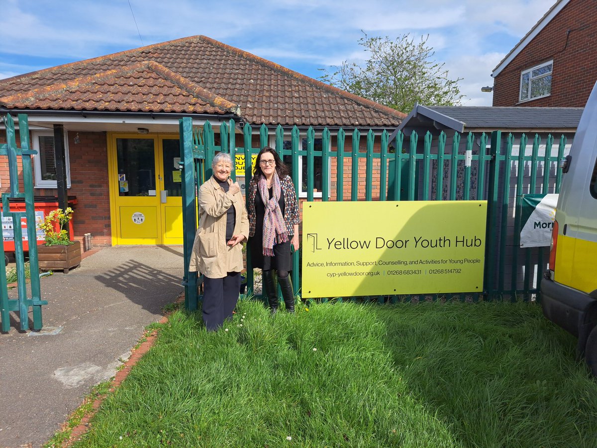 Amazing to be at #YellowDoorYouthHub with @RebeccaHarrisMP to see excellent work underway - and great time being had by all! So good to be supporting this super organisation and super people #CommunityAsset