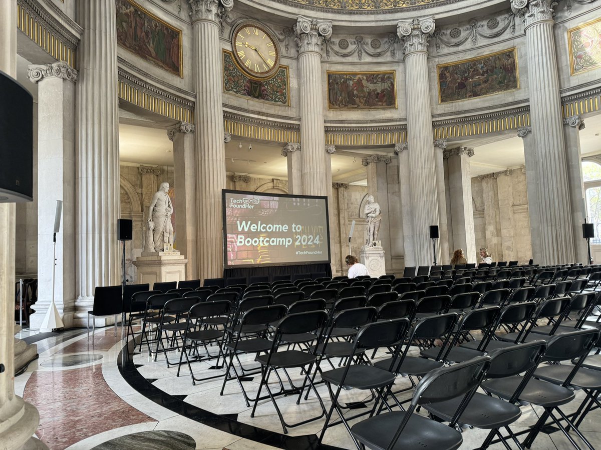 whykay's tweet image. Calm before the storm! 😆 Beautiful day at a beautiful City Hall for @TechFoundHer Boot Camp. #TechFoundHer #Founders #DiversityInTech
