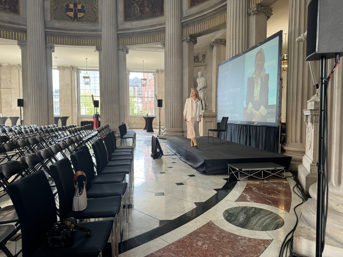 whykay's tweet image. Calm before the storm! 😆 Beautiful day at a beautiful City Hall for @TechFoundHer Boot Camp. #TechFoundHer #Founders #DiversityInTech