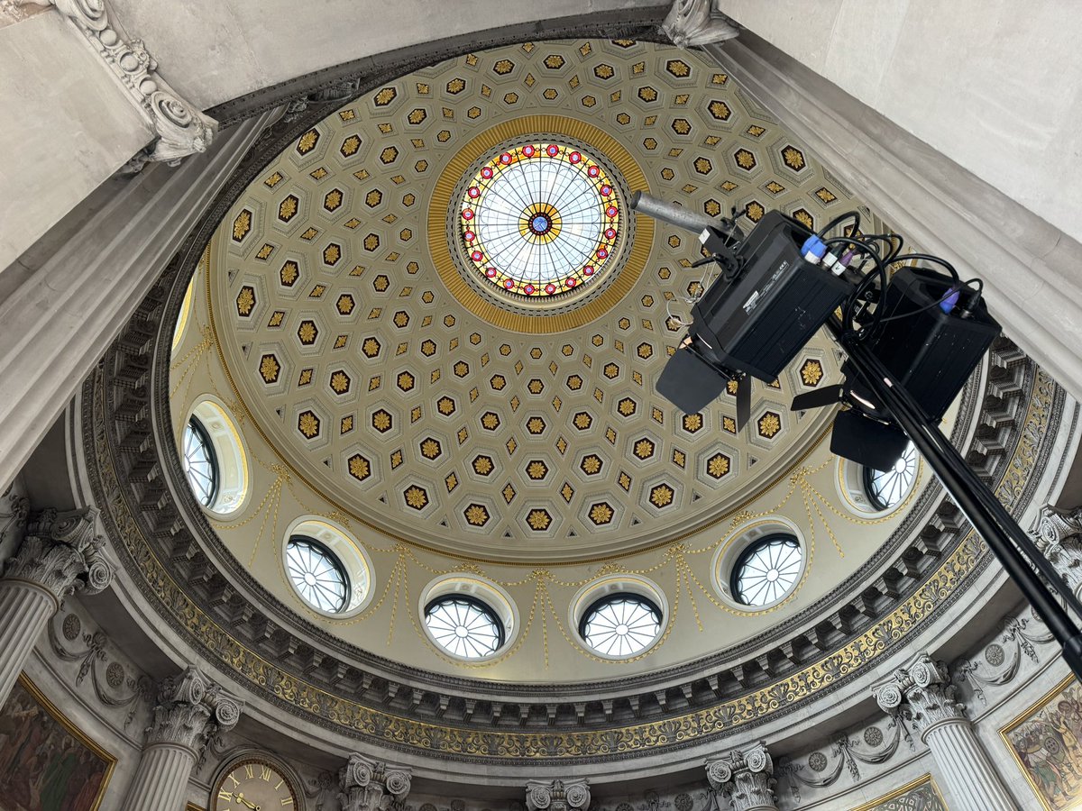 whykay's tweet image. Calm before the storm! 😆 Beautiful day at a beautiful City Hall for @TechFoundHer Boot Camp. #TechFoundHer #Founders #DiversityInTech