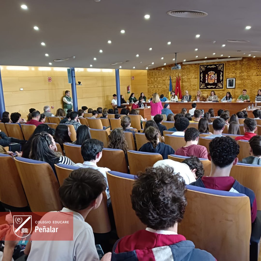 Colegiopenalar's tweet photo. Pleno Juvenil 2024: Los alumnos de 3º ESO han participado en el Pleno Juvenil de Torrelodones para debatir propuestas sobre Alternativas de Ocio Juvenil y el uso de la tecnología en las relaciones sociales. #Educare #FormamosPersonas https://t.co/ierJ8QYN1I