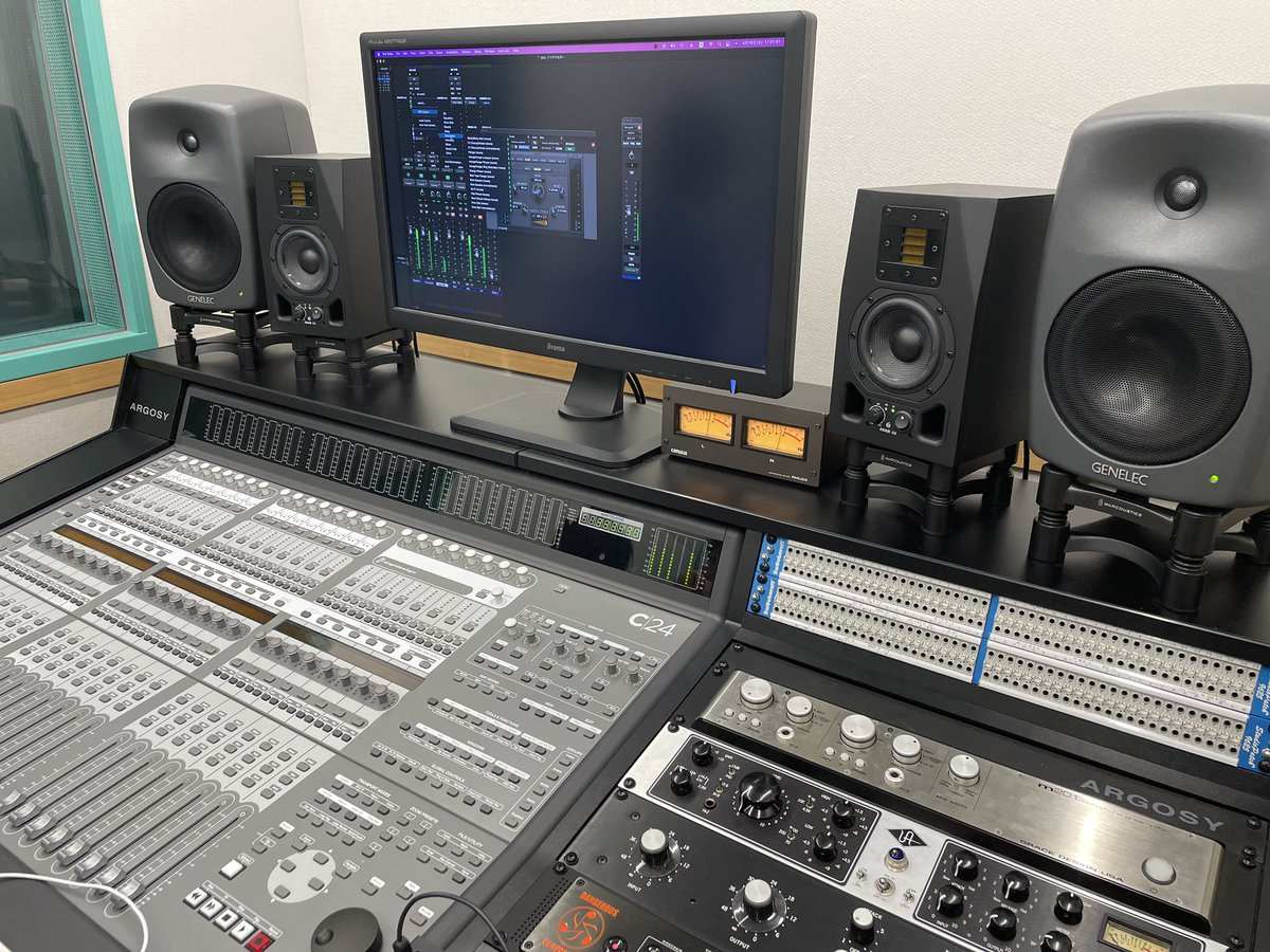 nbu_music's tweet photo. 名古屋文理大学サウンドプロジェクトです❗️
火曜日5限はサウンドプロジェクトの活動時間🎶
普段は録音班、音響班、照明班、映像班に
別れてサマーライブに向けて活動しています👍
サマーライブは7月16日に開催します
#名古屋文理大学
#サウンド制作プロジェクト https://t.co/zBPngkcs28