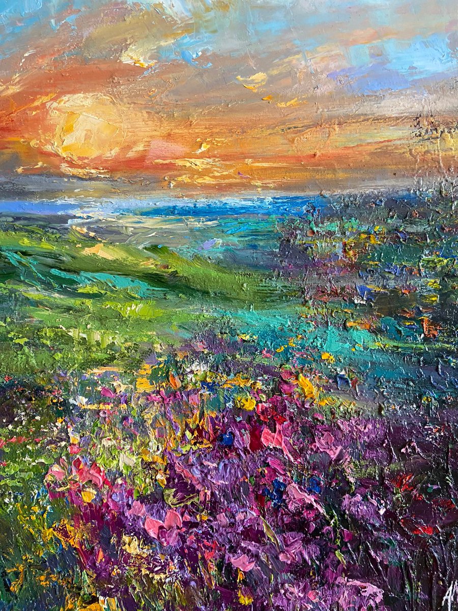 Behold the vibrant summer meadow! The mesmerizing sunset filling the scene with hope and the promise of brighter days. Let the magic of nature uplift your spirits, ignite your imagination, and remind you that better days are on the horizon.
💟
paintingsbyanna.etsy.com/listing/108783…