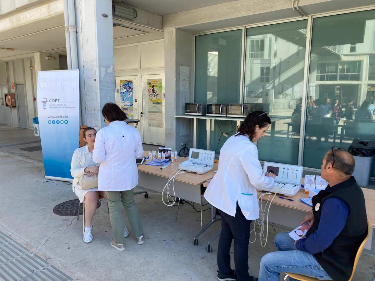 COFTarragona's tweet photo. 📣 Que el sol 🌞 no et cremi 

🗓️ Avui a partir de les 10h i fins les 13h ens trobaràs a la plaça de la concòrdia del Campus Catalunya de Tarragona de la @universitatURV

#TarragonaSaludable https://t.co/zXHkntX4g1