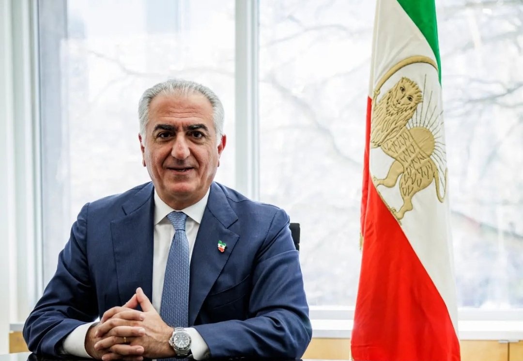 @PiersUncensored @JC_Constantine @PahlaviReza @piersmorgan He's the King
He's the Shah
He's the only hope for this wild world
He's the #KingRezaPahlavi
Thank you Piers 🫀