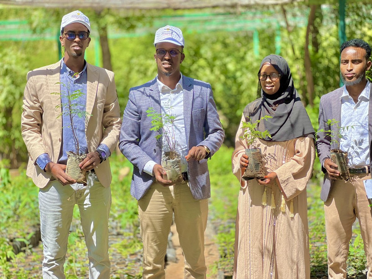 DEH_ORG's tweet photo. Waxa aanu ka qeyb qaadanay xuska Maalinta dhir beerista dalka ee 15 april oo si weyn looga xusey guud ahaan dalka oo dhan.
#Maalinta_dhirbeerista_qaranka 🌳
#SomalilandPlantingDay 🌳 https://t.co/oE956F13zr