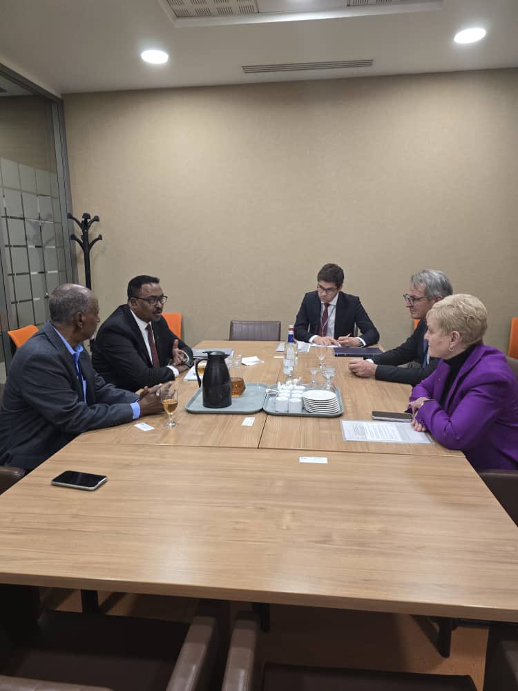 IGAD Executive Secretary, H.E. @DrWorkneh, meets with @WFPChief, Cindy McCain, to discuss the humanitarian situation in the region, with a specific focus on #Sudan. @WFP @WFP_Africa @WFP_Media #SudanConference #KeepEyesOnSudan