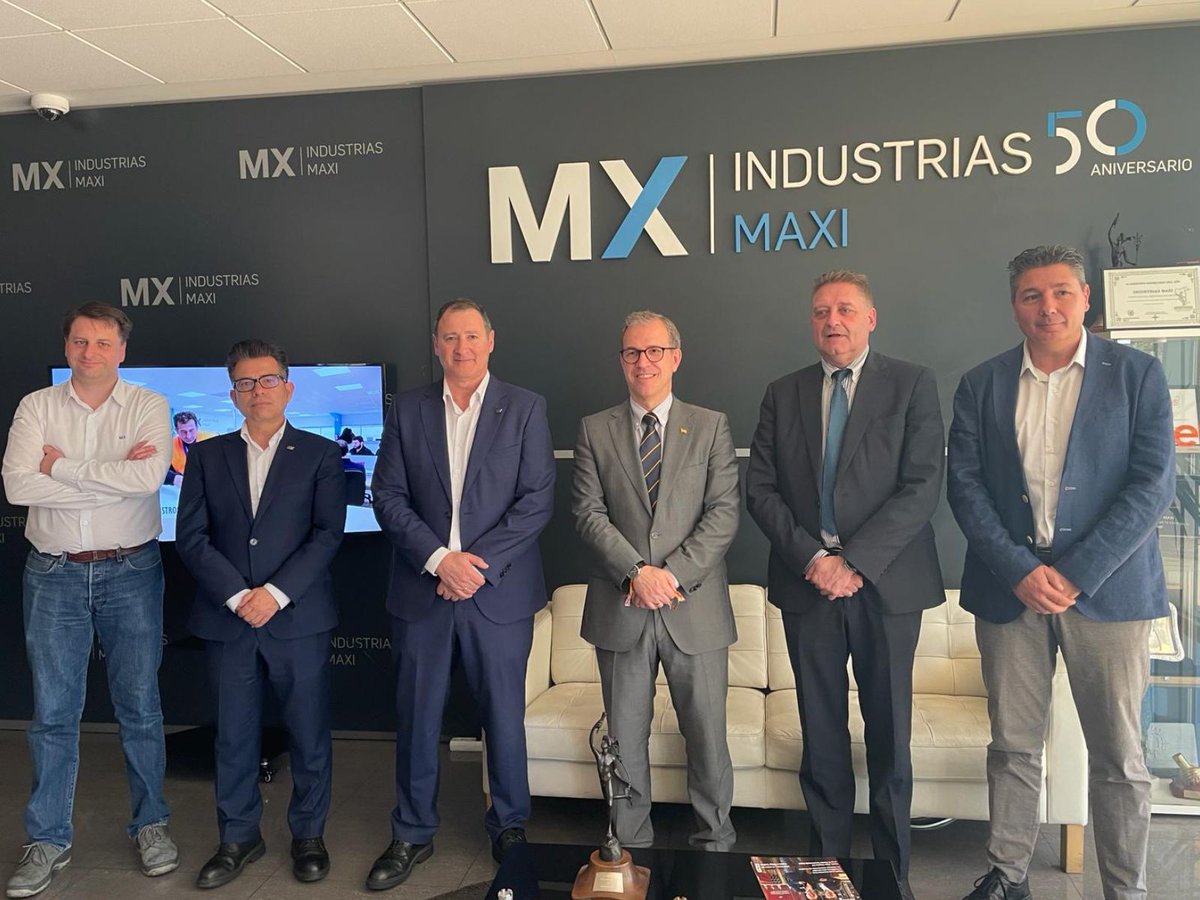 Este viernes el Consejero de Industria, Comercio y Empleo de <a href="/jcyl/">Junta de Castilla y León</a>, <a href="/marvegadiez/">Mariano Veganzones Díez 🇪🇦</a>  visitó INDUSTRIAS MAXI, S.A. para conocer, de primera mano, nuestra empresa. Agradecemos a la <a href="/jcyl/">Junta de Castilla y León</a> el gran interés mostrado por las pymes de CyL #Ingeniería #Industria #Innovación #Talento