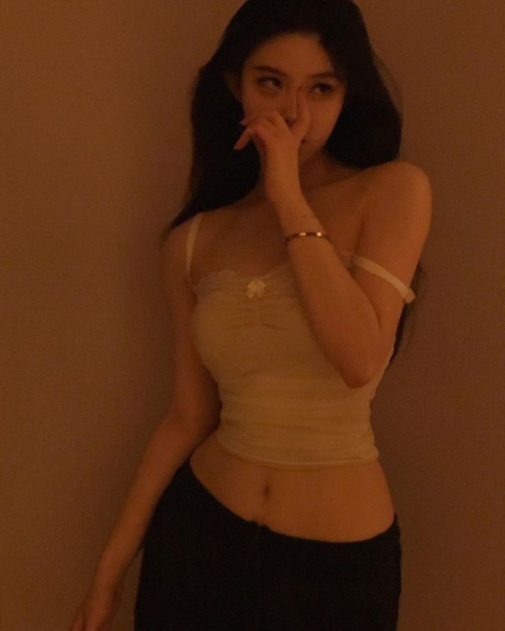 ᅠᅠ
ᅠ

ᅠ*ੈ♡⸝⸝🪽༘⋆  一 aku tidak setenang itu, aku hanya belajar mengendalikan perasaan

ᅠ️️
 ️️