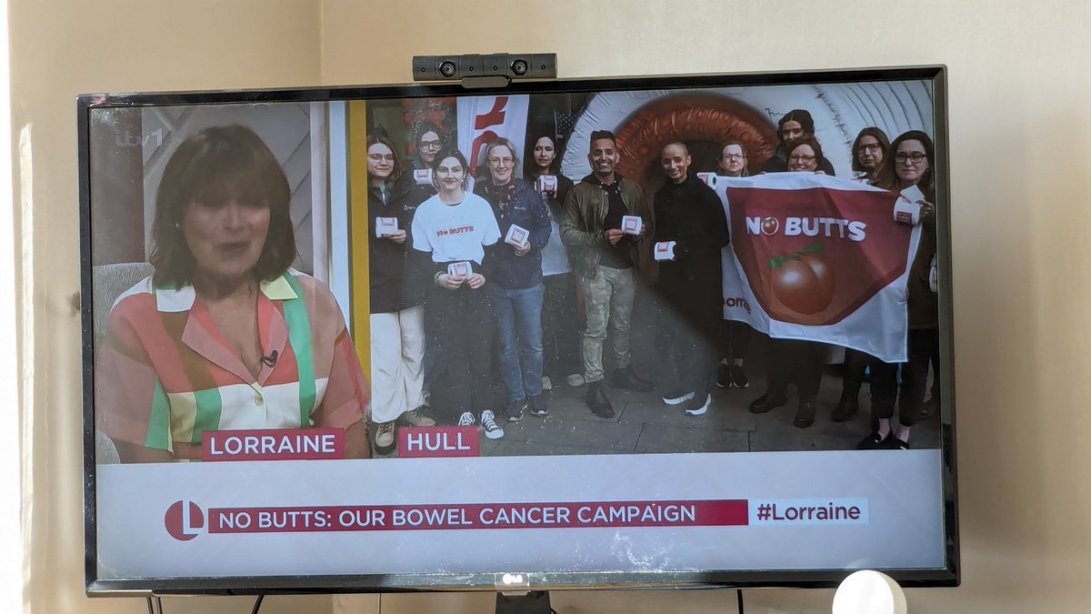 andyglyde's tweet photo. Great to see @ITV @lorraine supporting @bowelcanceruk's awareness roadshow with @BowelbabeF this morning. Look at all those happy faces ready to tell the good people of Hull about the importance of early diagnosis!
#nobutts #checkyourpoo https://t.co/OGUrHLiLgI