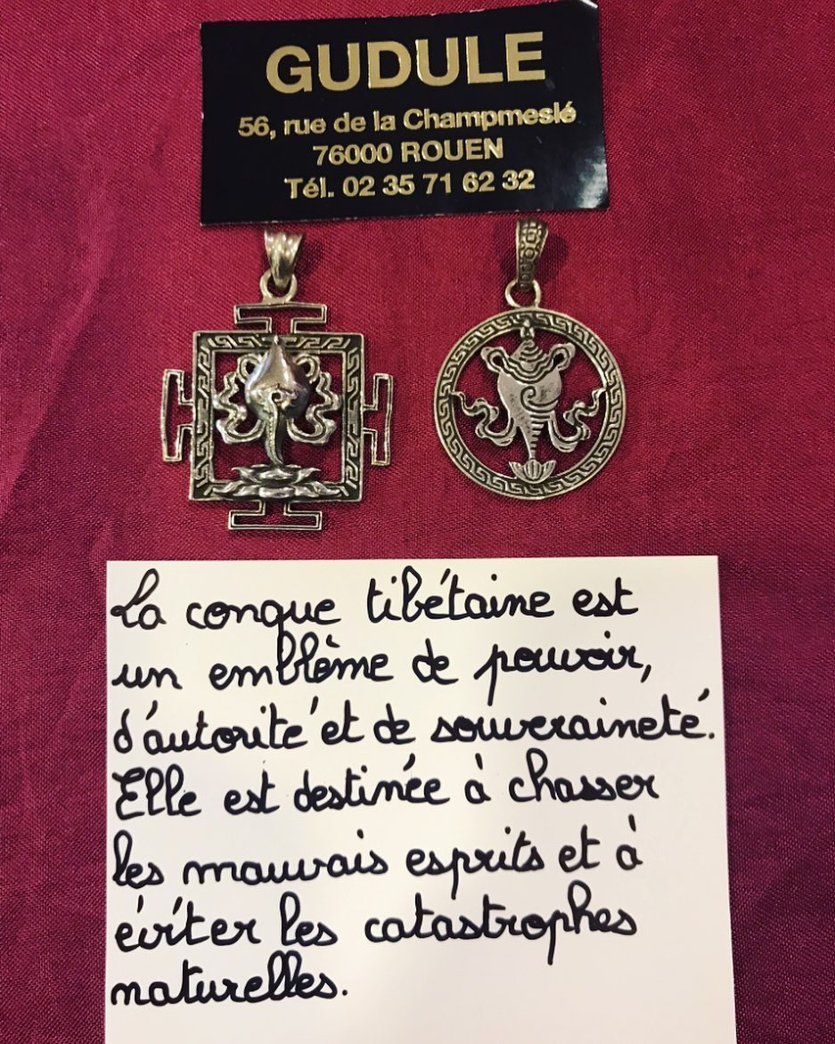 GuduleRouen's tweet photo. Ce mardi 16 avril votre boutique #Gudule de #rouen est ouverte de 9h à 13h et de 14h à 19h.
#NouvelArrivage
#pendentif #conque tibétaine en #argentmassif sans nickel #bijouxaddict #Gudule_Rouen #bijouxrouen #gudulerouen https://t.co/zGhFPdOeSe