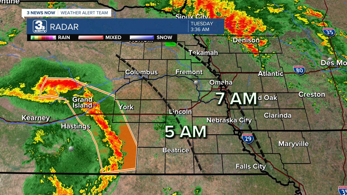 (3:36am) Head's up Omaha! This line of storms is currently on track to be in Lincoln around 430-5am, and Omaha around 6-7am 40-70mph wind and spin-up tornadoes will be possible over the next few hours as this live moves east @3NewsNowOmaha